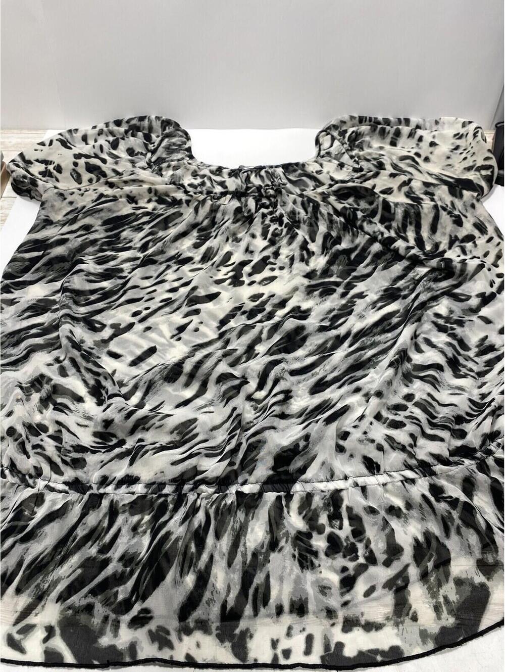 Women’s Black & White Tiger Print Dress Shirt, Size 1X, Good Condition - Picture 6 of 13